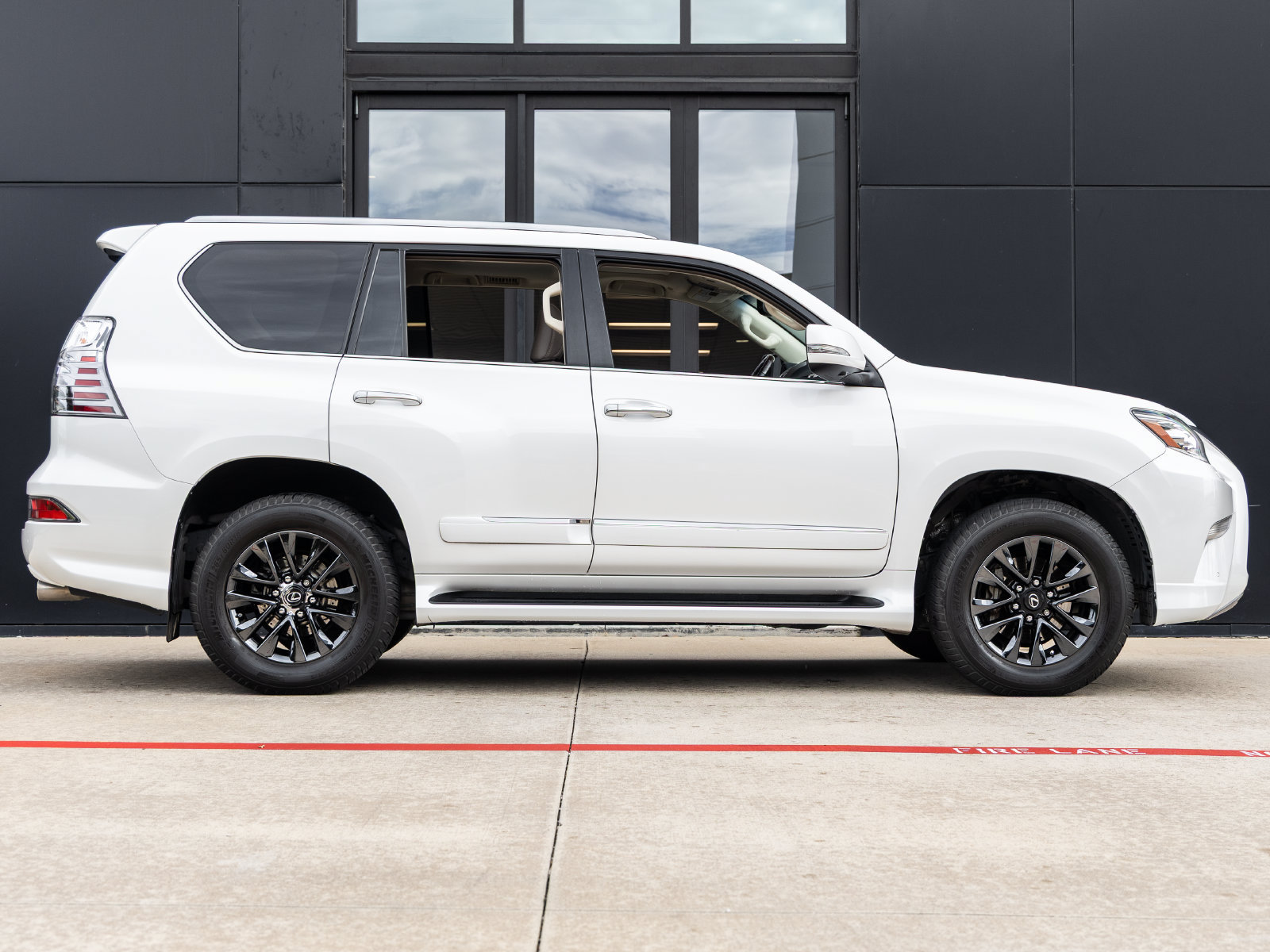 Used 2019 Lexus GX 460 Luxury AWD/4WD image 10