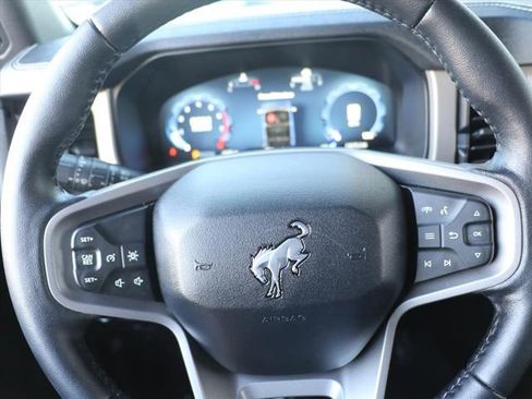 Used 2025 Ford Bronco Outer Banks image 25