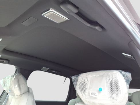 New 2026 Cadillac Vistiq Luxury w/ LPO, Floor Liner Package image 14