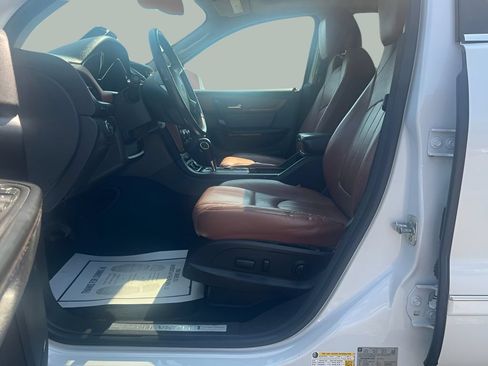 Used 2017 Chevrolet Traverse Premier AWD/4WD image 11