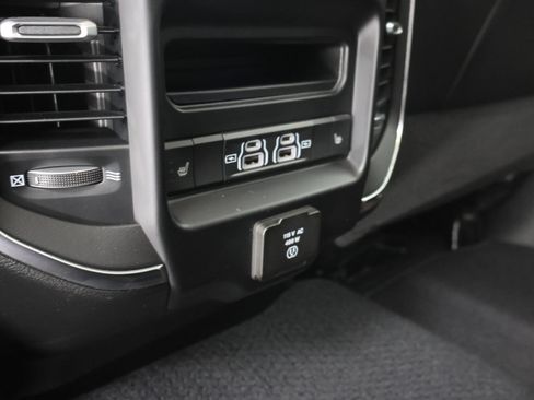 Used 2022 RAM 2500 Laramie AWD/4WD image 37