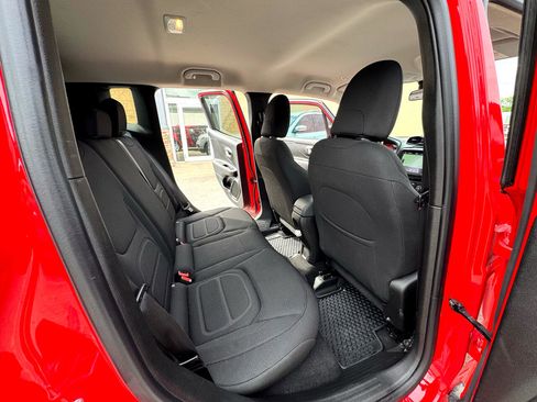 Used 2022 Jeep Renegade Latitude image 22