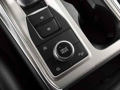 Used 2023 Ford Explorer XLT w/ Equipment Group 202A image 21