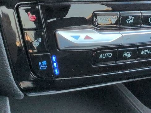 Used 2022 Ford Explorer Limited w/ Equipment Group 301A image 22