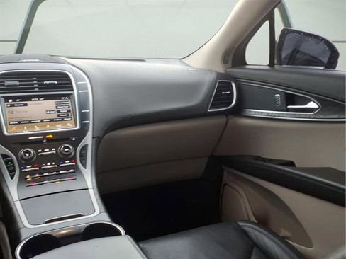 Used 2019 Lincoln Nautilus Select FWD image 12