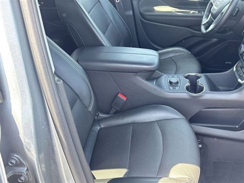 Used 2023 GMC Terrain SLT w/ Infotainment Package II FWD image 28
