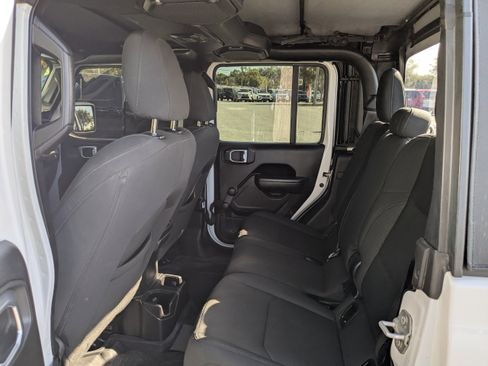 Certified 2023 Jeep Gladiator Sport image 13