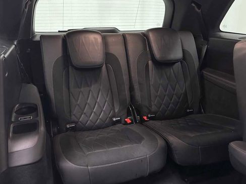 Used 2024 Mercedes-Benz GLS 63 AMG 4MATIC image 23