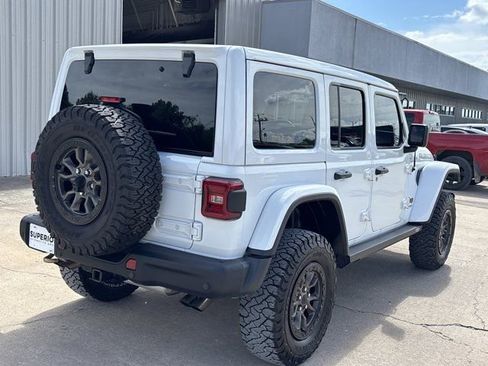 Used 2022 Jeep Wrangler Unlimited Rubicon w/ Trailer Tow Package AWD/4WD image 3