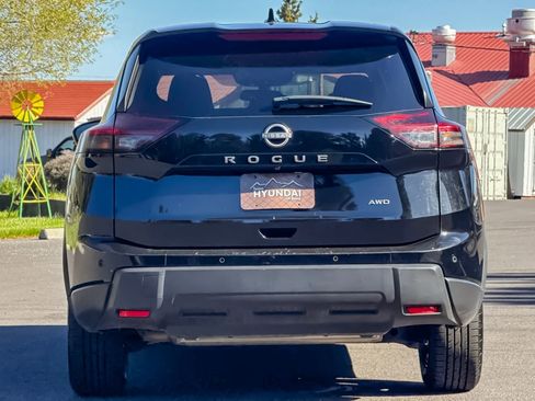 Used 2025 Nissan Rogue SV AWD/4WD image 5