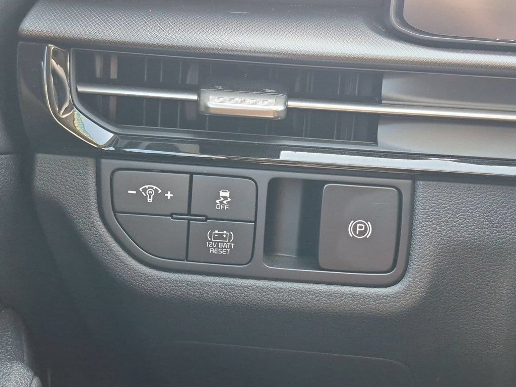 Certified 2026 Kia Sportage S AWD/4WD image 18