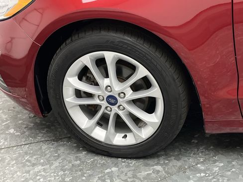 Used 2019 Ford Fusion SE FWD image 29
