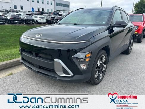 Used 2025 Hyundai Kona SEL FWD image 1