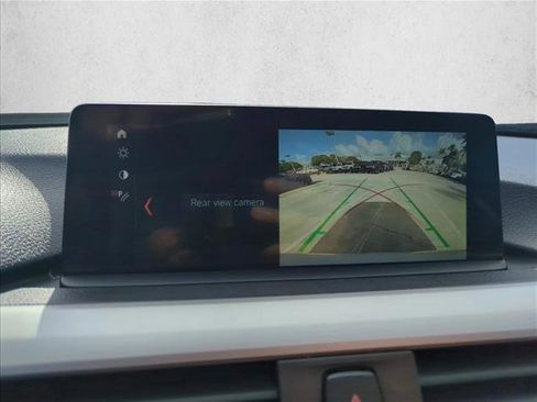 Used 2018 BMW 320i Sedan image 11