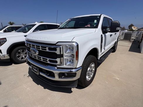 Used 2025 Ford F250 XLT w/ FX4 Off-Road Package AWD/4WD image 3