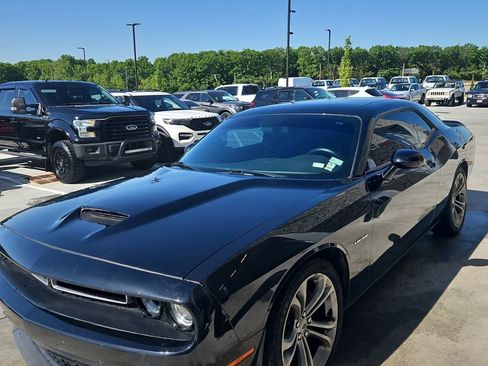 Used 2020 Dodge Challenger R/T RWD image 2