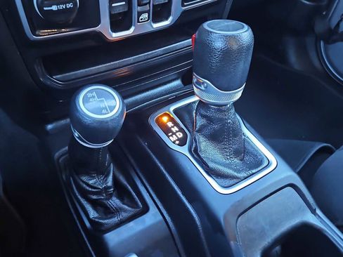 Used 2020 Jeep Gladiator Sport w/ Quick Order Package 24S image 32