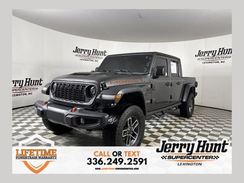 Used 2024 Jeep Gladiator Mojave w/ Technology Group AWD/4WD image 1