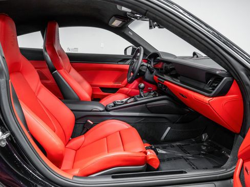 Used 2026 Porsche 911 GT3 RWD image 32