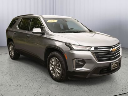 Used 2023 Chevrolet Traverse LT w/ Rear Camera Mirror Package