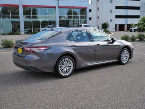 Used 2020 Toyota Camry XLE w/ Driver Assist Package FWD image 8