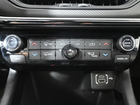 Used 2024 Jeep Compass Trailhawk AWD/4WD image 31