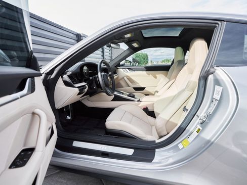 Used 2024 Porsche 911 Turbo S image 25