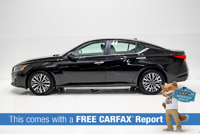 Used 2025 Nissan Altima 2.5 SV AWD/4WD image 2