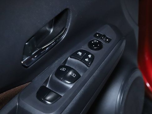 Certified 2023 Nissan Kicks SR FWD image 18
