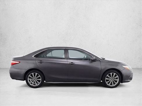 Used 2016 Toyota Camry XLE image 8