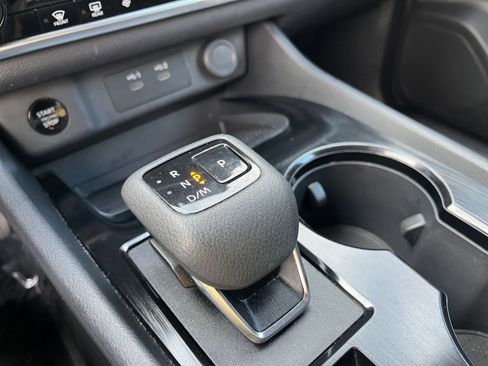 Used 2025 Nissan Rogue SV image 43