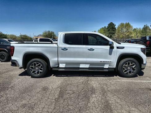 New 2026 GMC Sierra 1500 SLT image 10