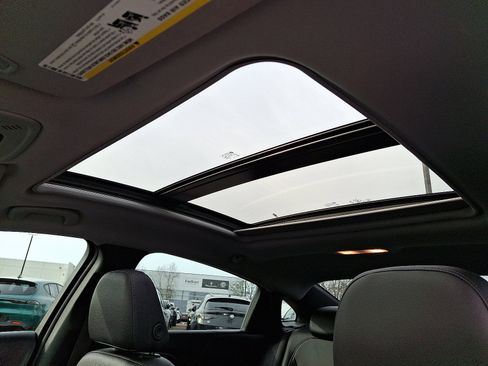 Used 2018 Chevrolet Malibu Premier w/ Premier Sun and Wheel Package image 14