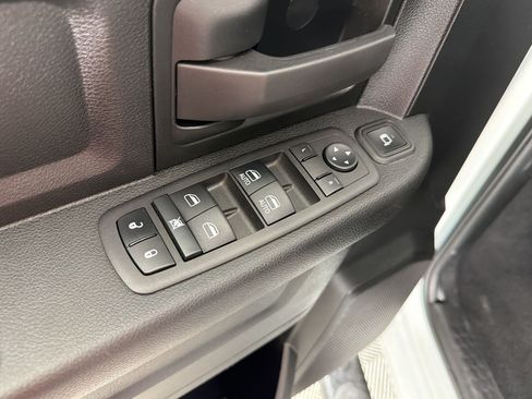 Used 2024 RAM 3500 Tradesman w/ Chrome Appearance Group AWD/4WD image 14