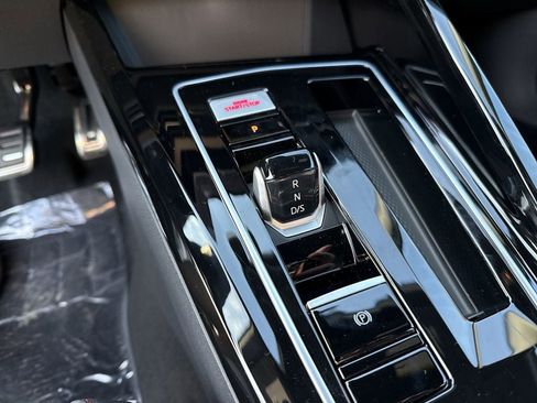 New 2026 Volkswagen GTI SE FWD image 33