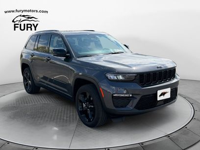 Used 2025 Jeep Grand Cherokee Limited w/ Black Appearance Package