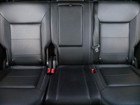 Certified 2022 Volkswagen Atlas Cross Sport SEL R-Line AWD/4WD image 15