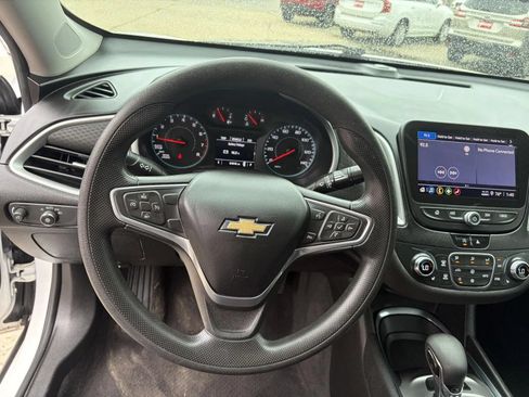 Used 2022 Chevrolet Malibu LT FWD image 12