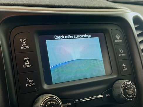 Used 2018 Jeep Cherokee Latitude image 21