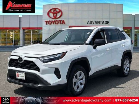 Certified 2024 Toyota RAV4 LE AWD/4WD image 4
