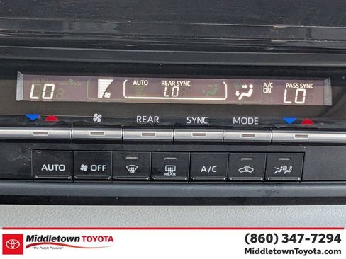 Used 2025 Toyota Sienna LE w/ LE Plus Package AWD/4WD image 25