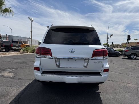 Used 2014 Lexus LX 570 4WD w/ Luxury Package image 6