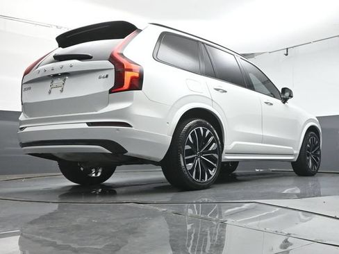 Certified 2026 Volvo XC90 B6 Ultra w/ Protection Package Premier AWD/4WD image 39