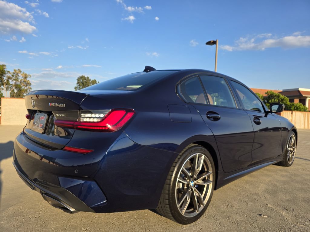 Used 2022 BMW M340i RWD image 8