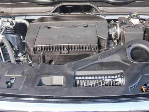 New 2025 Honda Pilot Touring image 7