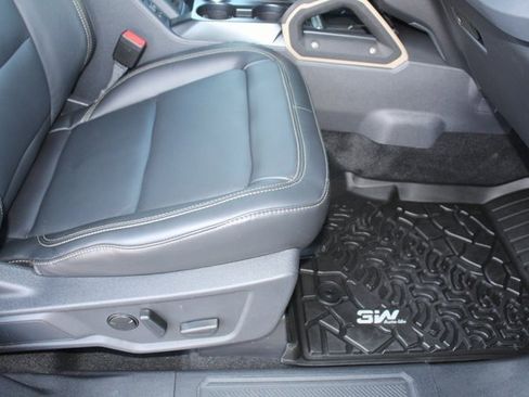 Used 2025 Ford Bronco Badlands image 15