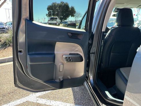 Used 2025 Ford Maverick Lariat image 9