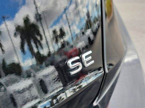 Used 2024 Volkswagen Jetta SE image 6