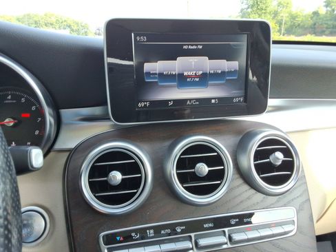 Used 2019 Mercedes-Benz GLC 300 4MATIC image 15