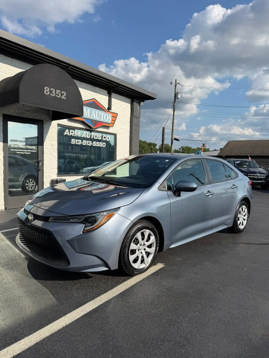 Used 2022 Toyota Corolla LE FWD image 3
